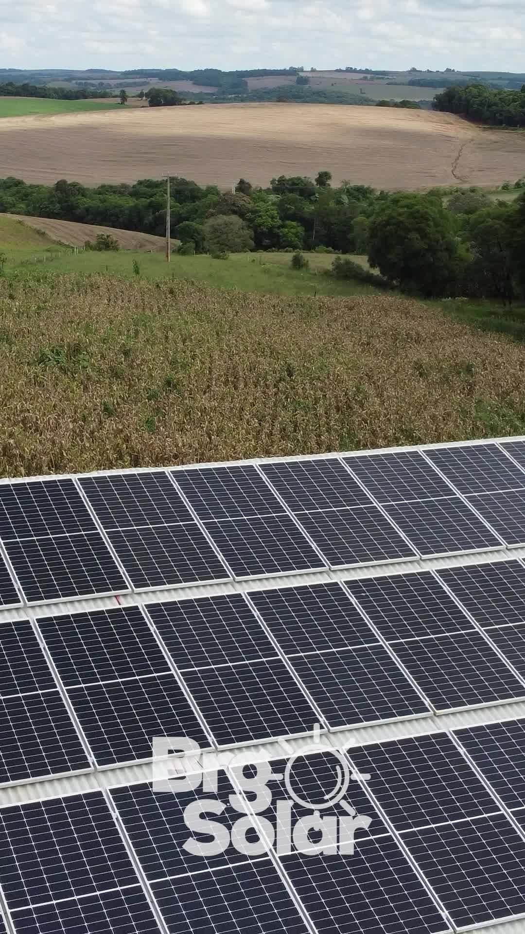 Usina solar fotovoltaica em área rural instalada pela BRG